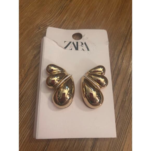 Nwt- Zara- triple gold tone earrings - Picture 2 of 2